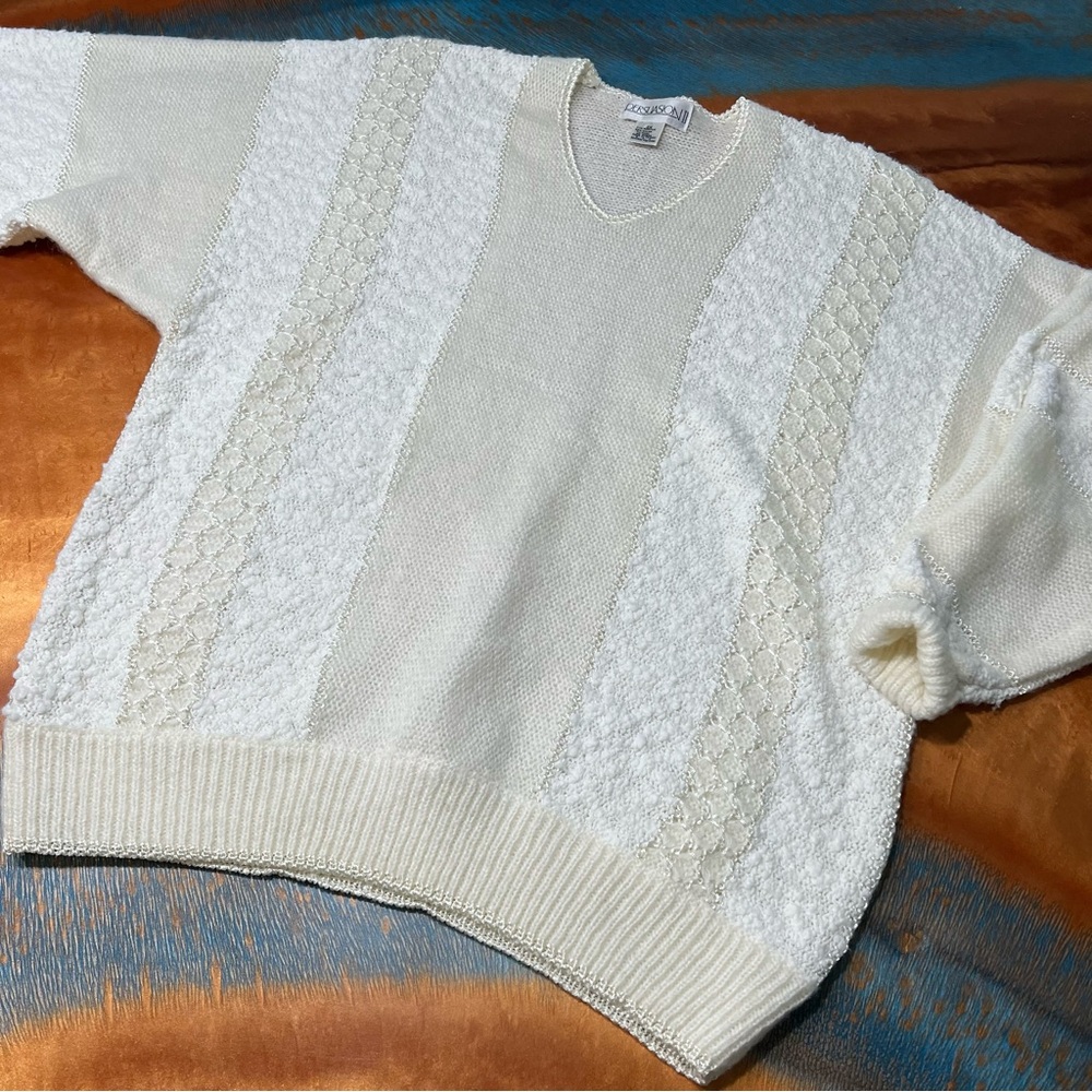 Vintage Persuasion Textured Boucle V-neck sweater white off white shimmery 2X